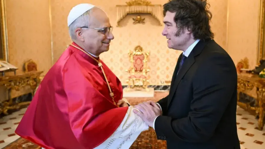 Milei expresó su apoyo al Papa antes de su cirugía: “Argentina acompaña con afecto y oración”