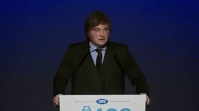 Milei: “que los argentinos no llegan a fin de mes es una pelotudez, ¿cómo viven 10 días sin comer ni beber?”