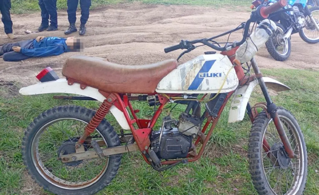 Motociclistas realizaban maniobras peligrosas y uno de ellos resultó herido al perder el control del rodado