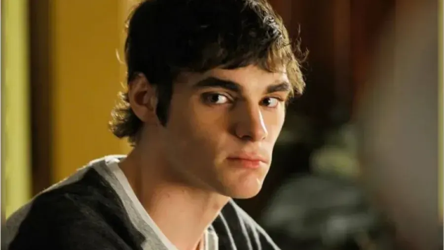 Murió RJ Mitte, el actor de Breaking Bad que interpretó al hijo de Walter White, a los 34 años