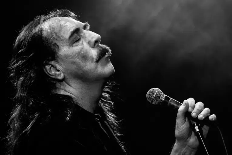 Murió Saúl Blanch, el primer cantante de Rata Blanca