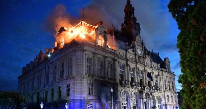 Murió un hombre y hay 855 detenidos por las protestas en París