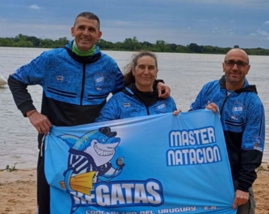 Nadadores del Club Regatas Uruguay se destacaron en la Travesía de Aguas Frías de Paraná