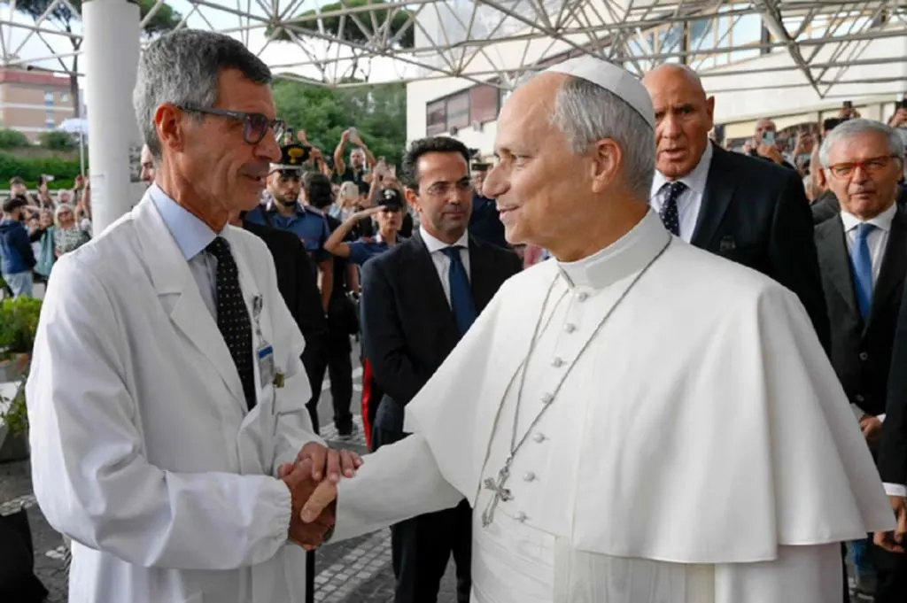 “No hay motivos clínicos para que no se pueda realizar el viaje a Sudamérica”, consideró el cirujano del papa León XIV