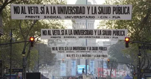 Nueva Marcha Federal Universitaria contra Javier Milei: ¿Dónde es y a qué hora empieza?