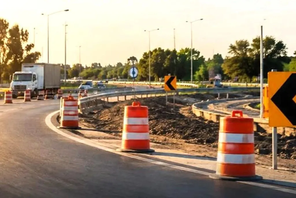 Nuevos desvíos en la rotonda de las rutas 12 y 6 en Zárate por obras