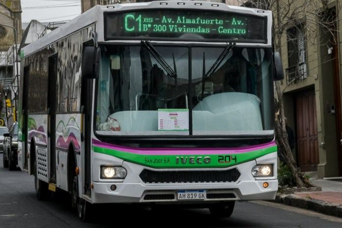 Ocho líneas de colectivos cambian sus recorridos por obras en Paraná