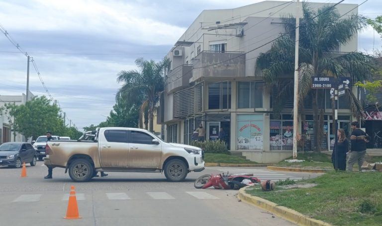 Ocupantes de una moto habrían dejado el lugar tras chocar con una camioneta en Siburu y Guarumba
