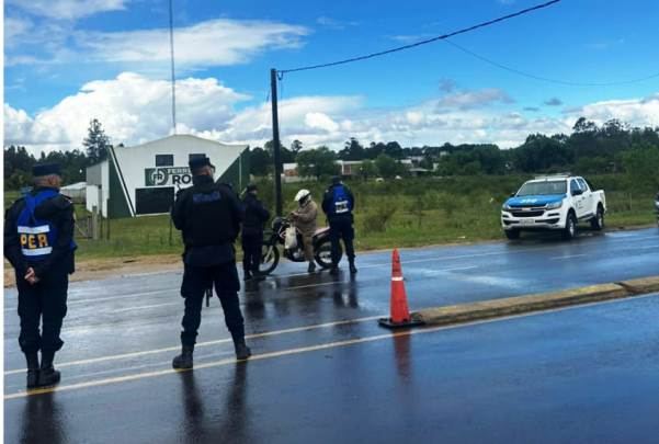 Operativo preventivo: más de 100 vehículos controlados y una moto secuestrada con pedido de captura