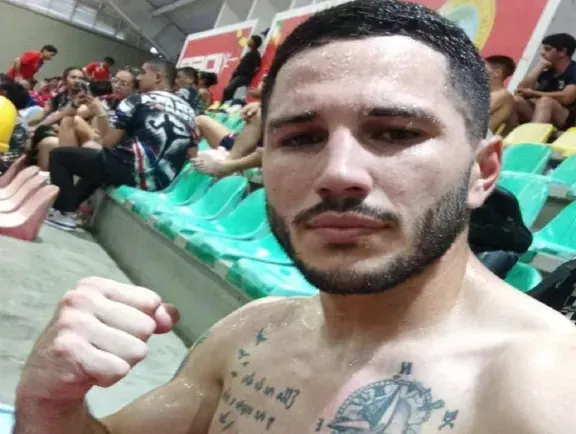 Orgullo local: Lucas Molina avanzó a semifinales en el Mundial de Full Contact en Colombia