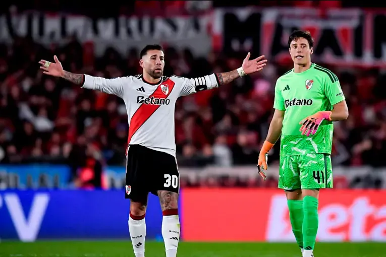Otamendi se disculpó con Beltrán y lo respaldó: “River tiene un arquero para muchos años”
