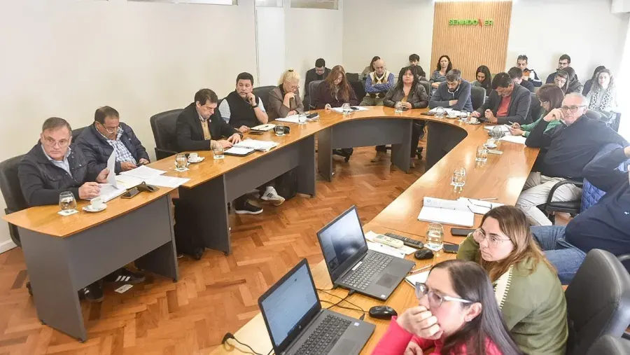 Otra postergación: el oficialismo presentó un dictamen de la Ley de Ética Pública y el PJ pidió tiempo