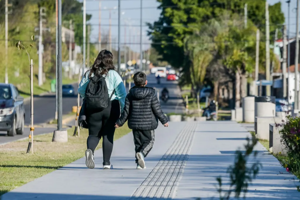 “Paraná, el Peatón Primero”: cómo es el programa para que conductores respeten las sendas peatonales
