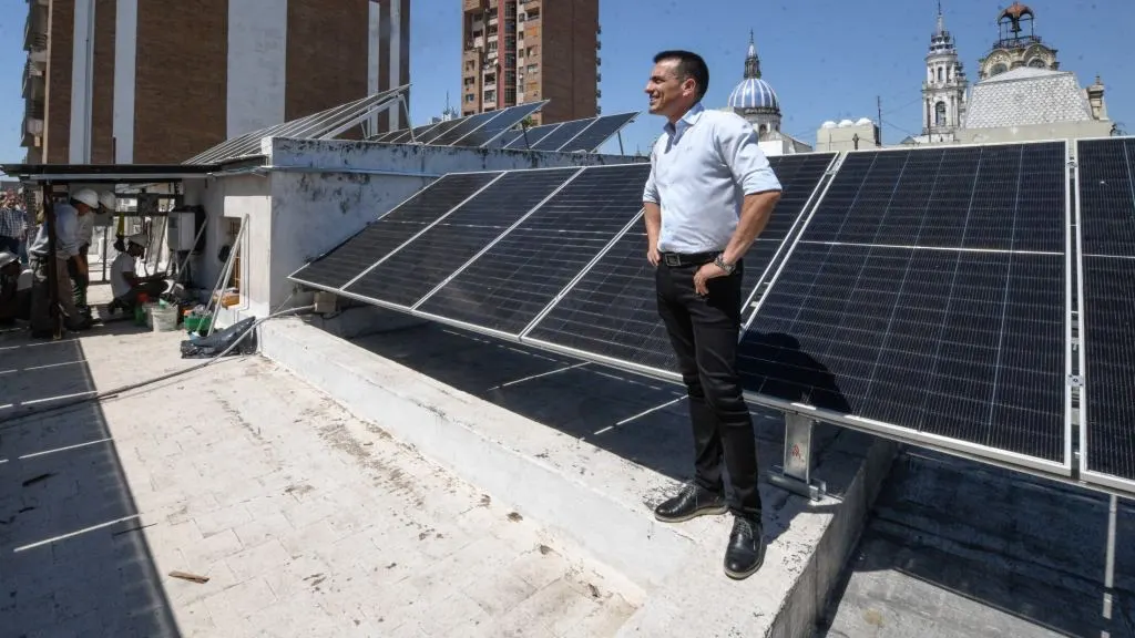 Paraná genera su propia energía con paneles solares en el Concejo
