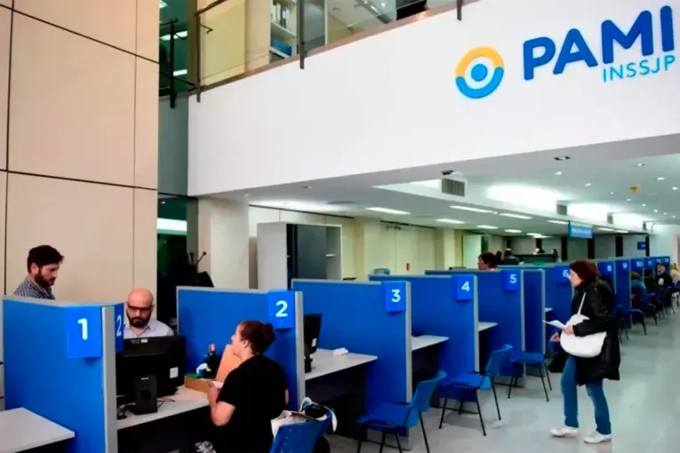 Paro de médicos de PAMI: cómo afecta la atención de jubilados y qué alternativas tienen