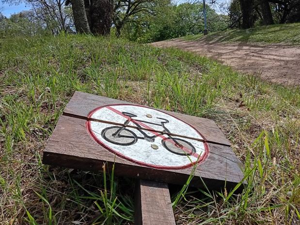 Parque San Carlos: entre los conflictos por el uso de los senderos y los desafíos de la temporada de verano