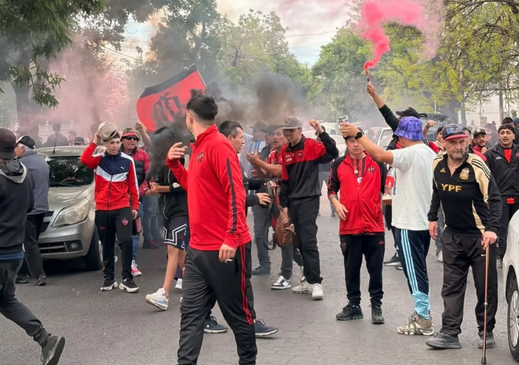 Patronato juega por la permanencia: las imágenes de la previa en el Grella