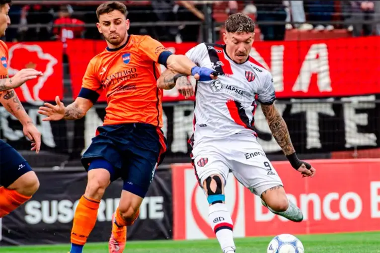 Patronato superó por 2 a 0 a Güemes en el Grella con un triunfo que lo aleja del descenso