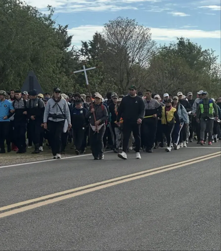 Peregrinación de los Pueblos: los caminantes ya ingresaron a Paraná