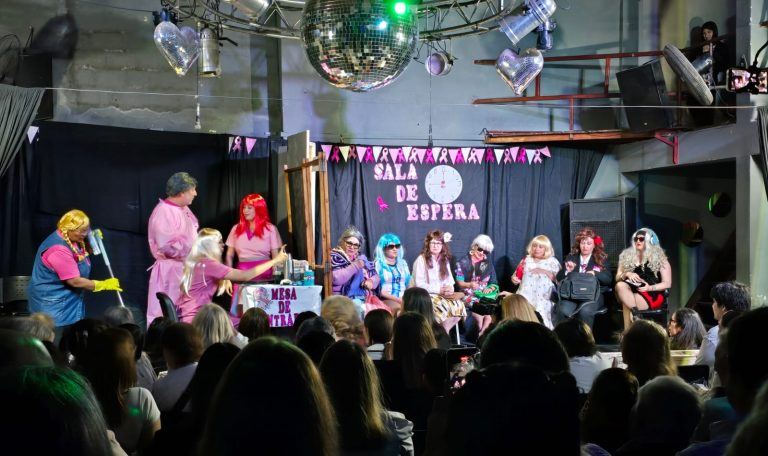 Personal del hospital de San Jaime junto a un grupo de teatro presentó una obra sobre la prevención del cáncer de mama
