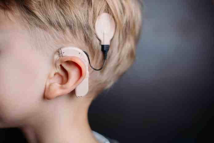 Piden ayuda para localizar los implantes cocleares de un niño entrerriano