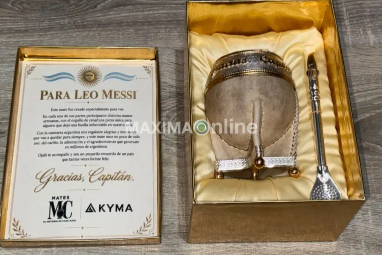 Plata, oro y trabajo artesanal: así es el mate creado en Gualeguaychú para Messi