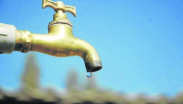 Por la colocación de una nueva válvula, restringirán la provisión de agua potable en la zona sur de Paraná