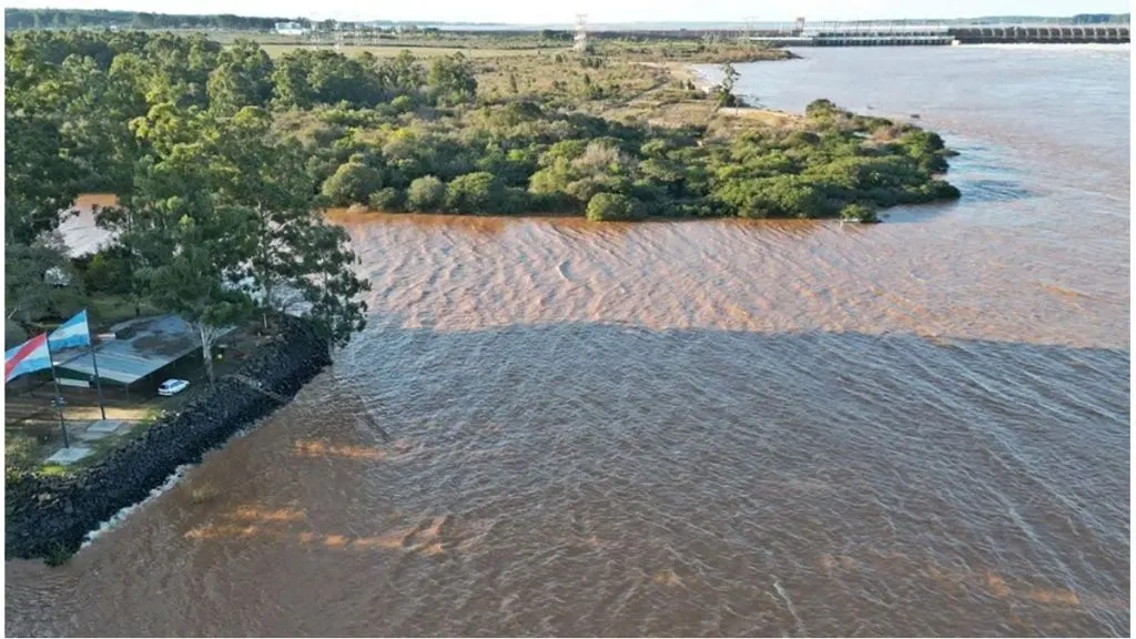 Preocupa la crecida del río Uruguay en Entre Ríos y cierran circuitos en las Cataratas