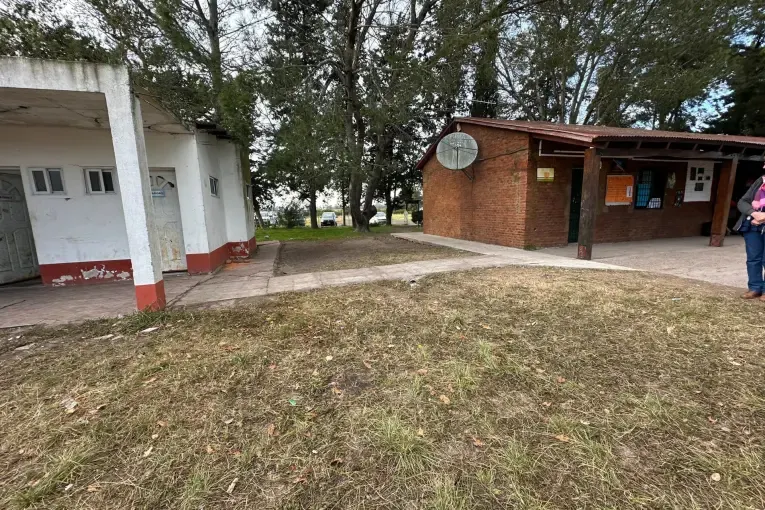 Proyectan renovar el sistema cloacal y reparar los baños de una escuela de Gualeguaychú