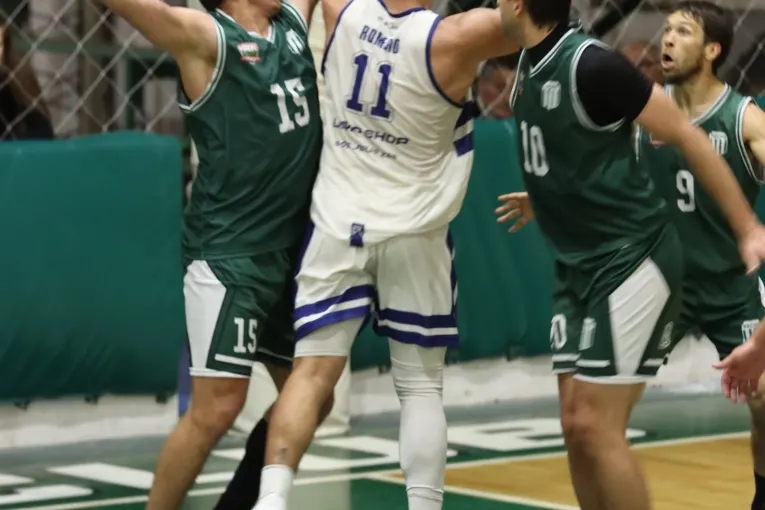 Racing lo ganó desde la defensa y se consolida entre los tres mejores
