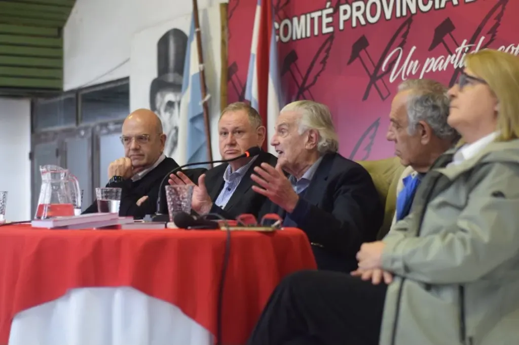 Rechazos a Milei en la UCR