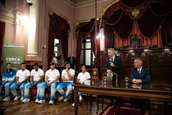Reconocen a deportistas entrerrianos que compitieron en los Juegos Suramericanos