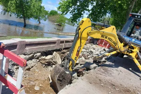 Recuperan las veredas del Puente del Munilla