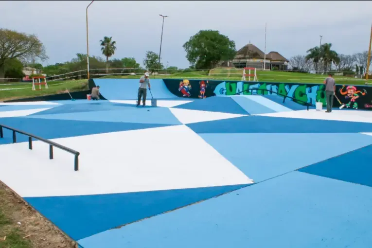 Renovaron el Skatepark de Gualeguaychú con nuevas rampas, barandas y un mural