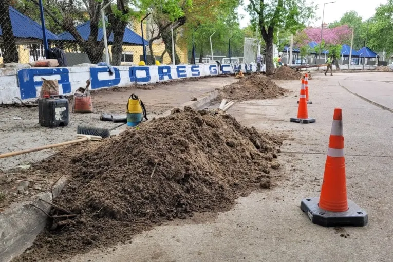 Renuevan las veredas de la Costanera Sur y sumarán un paso peatonal hacia el ex Frigorífico