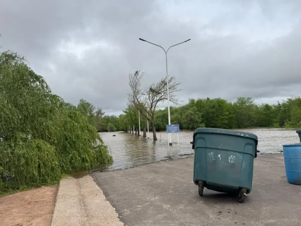 Río Uruguay: prevén un lento descenso, pero la alerta continuará durante los próximos días