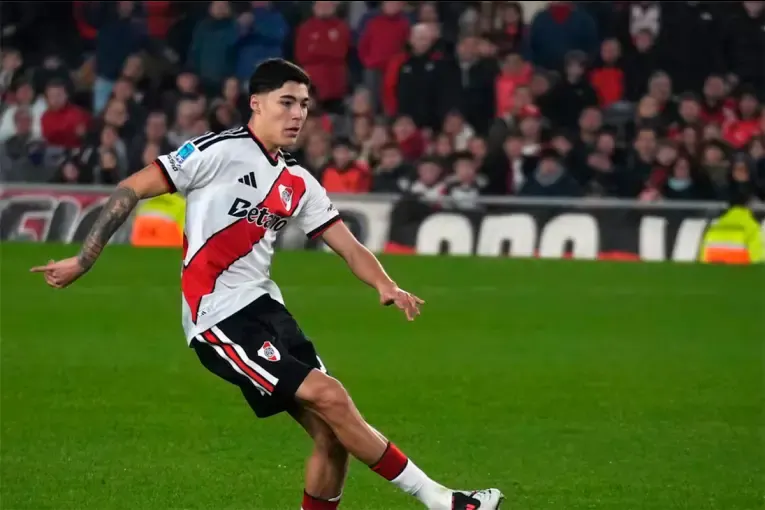 River golpeó de entrada y le gana 1-0 a Estudiantes de Río Cuarto en el Monumental