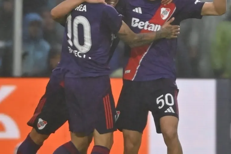 River recibe a Estudiantes de Río Cuarto, con la obligación de ganar para volver a los puestos de playoffs