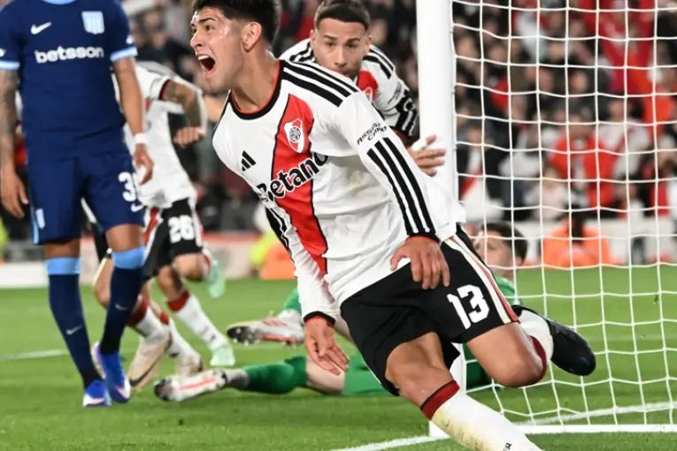 River sumó un triunfo vital ante Racing