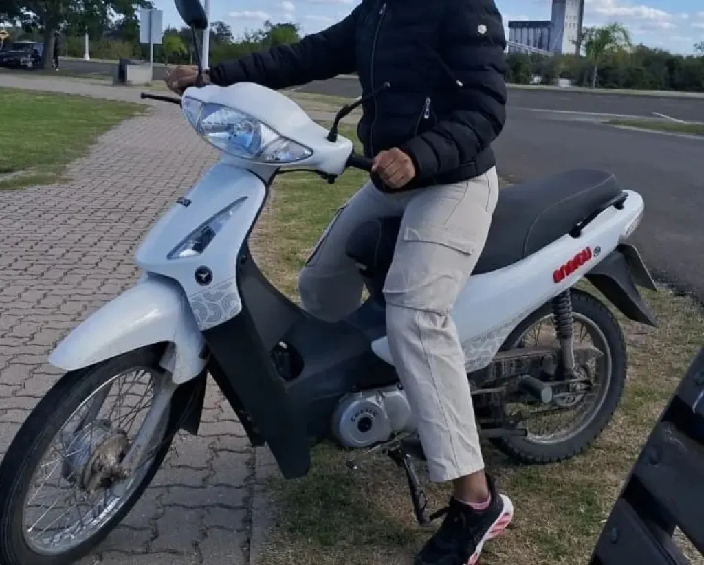 Robaron una moto Corven Energy 110 en la zona de 25 de Mayo y Estrada