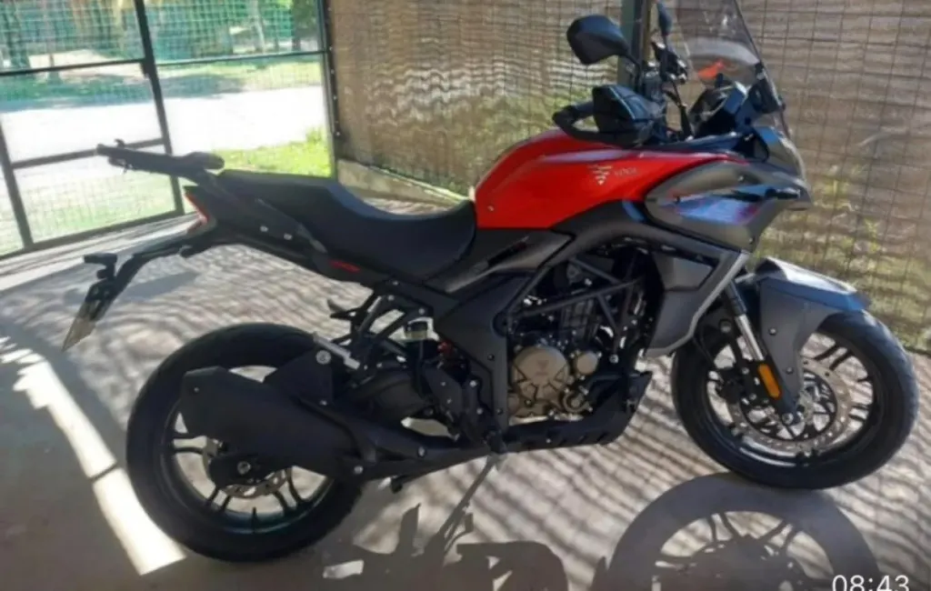 Robaron una motocicleta Voge 300DS en la zona del Arco de La Rural
