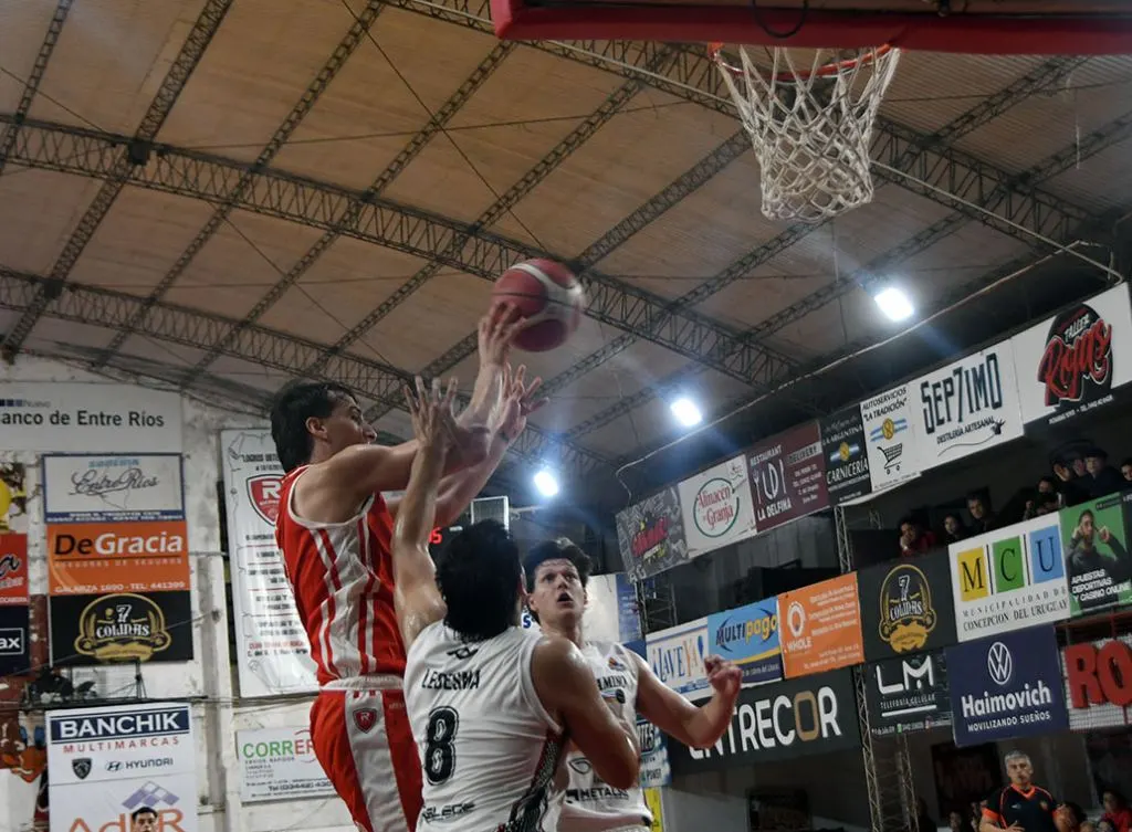 Rocamora debutó como local con una ajustada victoria ante Pergamino Basket