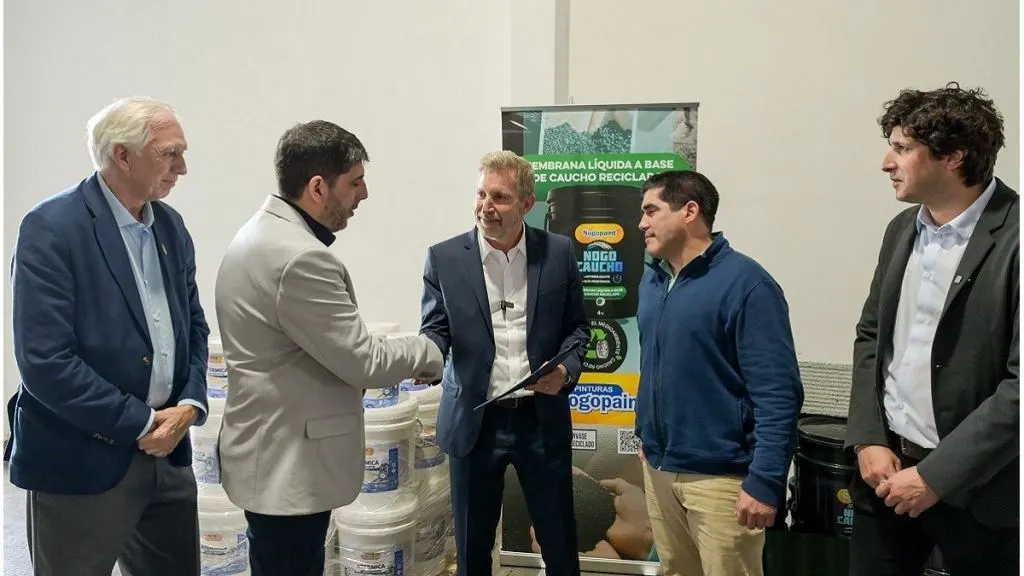 Rogelio Frigerio entregó una nueva certificación del RINI