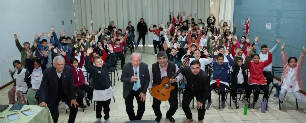 Romani presentó su espectáculo en Aranguren
