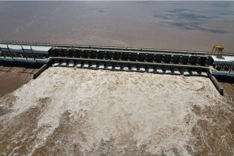 Salto Grande reducirá el caudal evacuado y el embalse tenderá a subir
