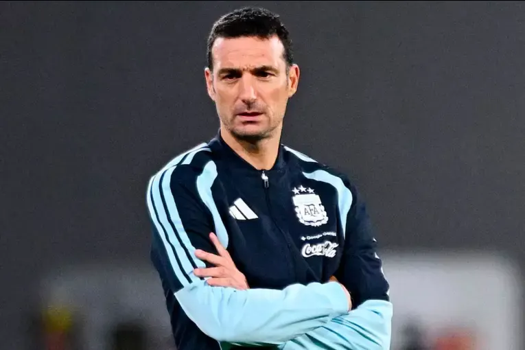 Scaloni sigue a dos jugadores de Boca que podrían perderse la semifinal de la Copa Argentina