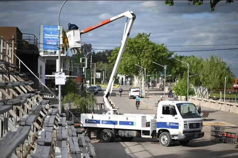 Se completaron dos camiones de residuos y se trabaja en la normalización de la costanera