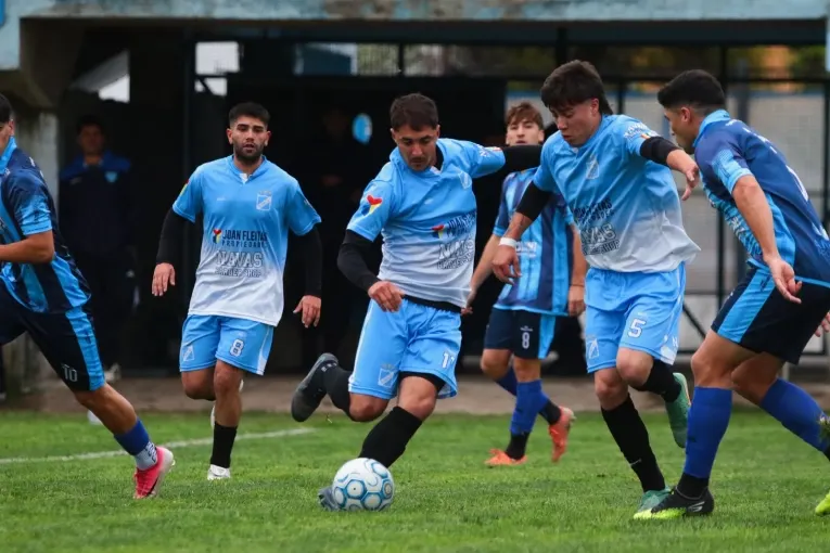 Se completó la fecha del Clausura: el Tractor Celeste en la zona A y Deportivo en la zona B son líderes