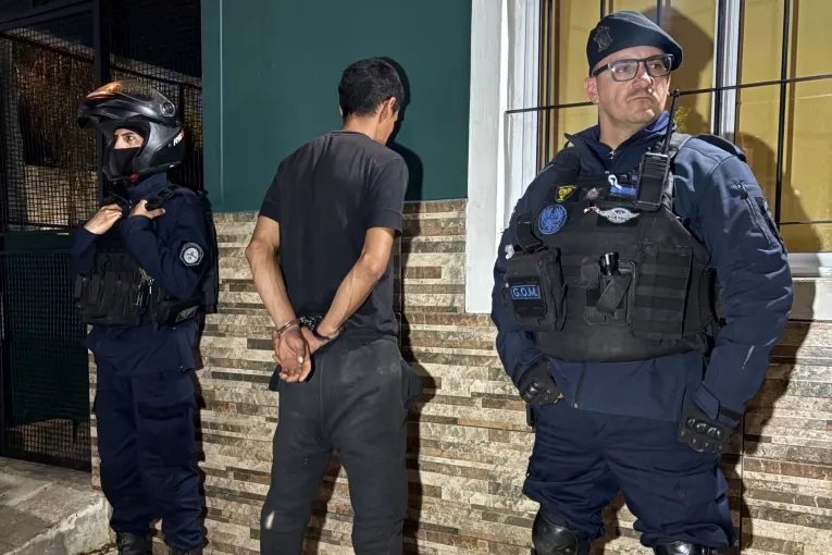 Se introdujo 25 envoltorios con droga para zafar pero igualmente terminó detenido