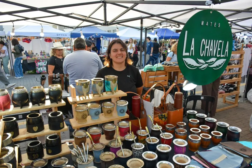 Se realiza la Feria Manos Entrerrianas, especial Día de la Madre